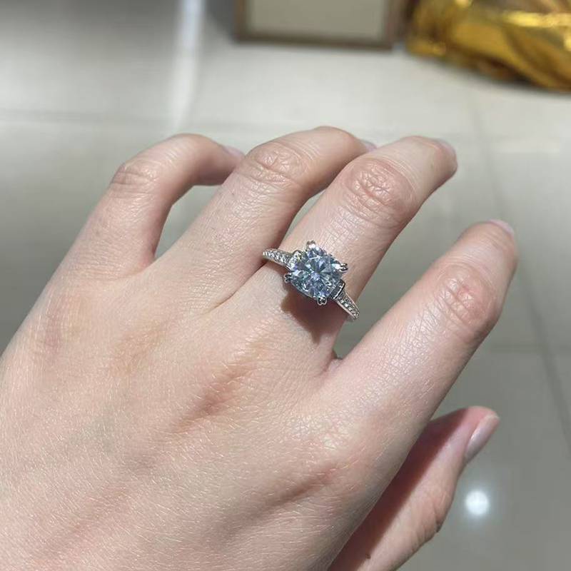 微镶枕形Women's RingS925银镀白金定制选款主石Moissanite2.5ct/副石高碳钻